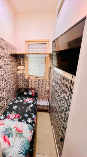 Single Private Partition close to Metro